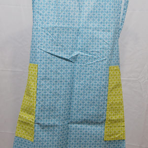 tablier en tissu léger aux motifs géométriques