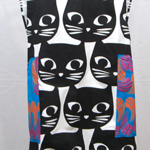 tablier à dos croisé motif chat